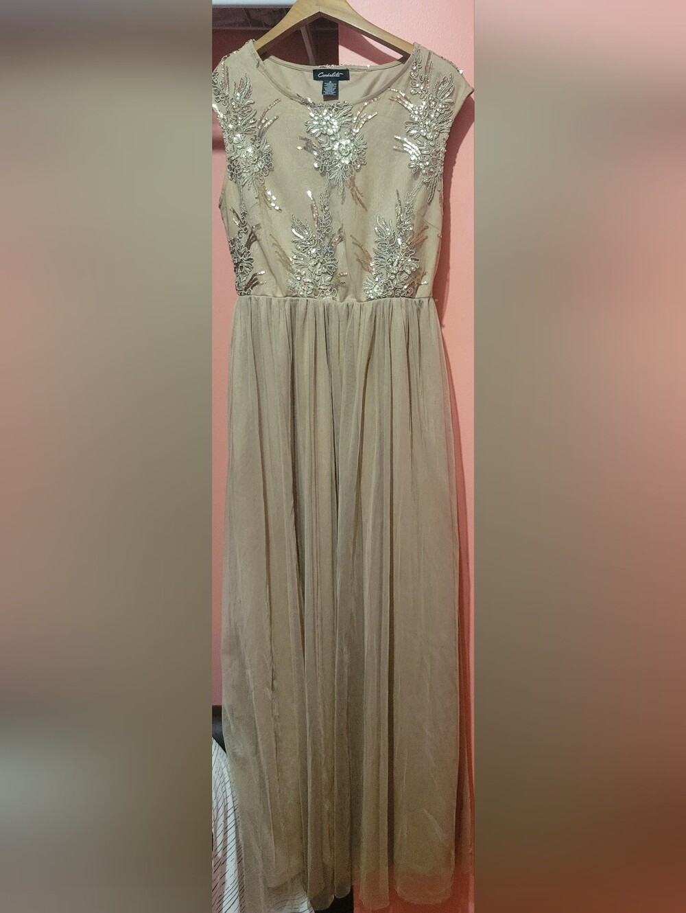 Embellished Cap-Sleeve Cream Maxi Dress
